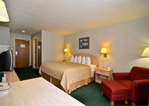 Hotel Quality Inn & Suites Weed  | Weed | California | United States 17