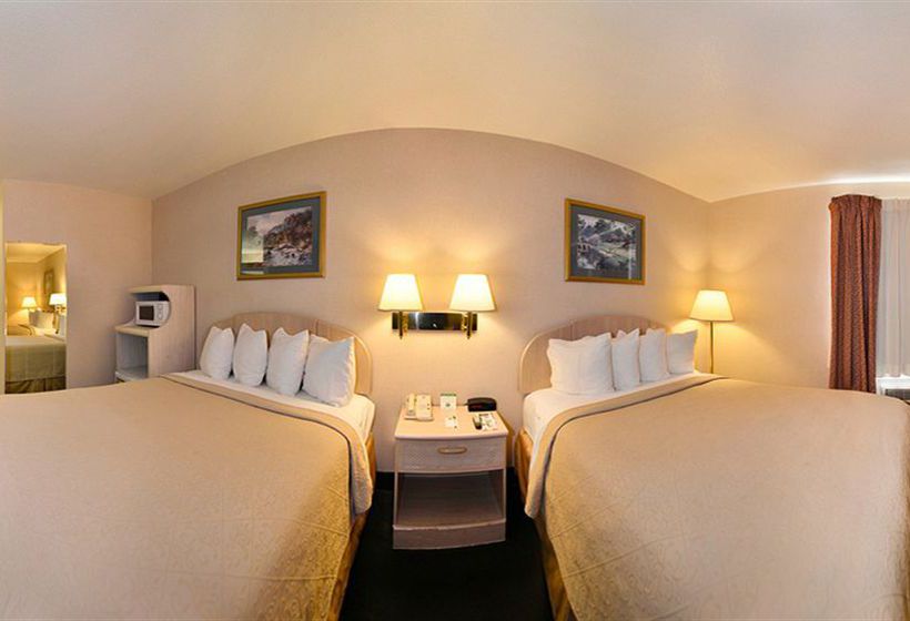 Hotel Quality Inn & Suites Weed  | Weed | California | United States 9