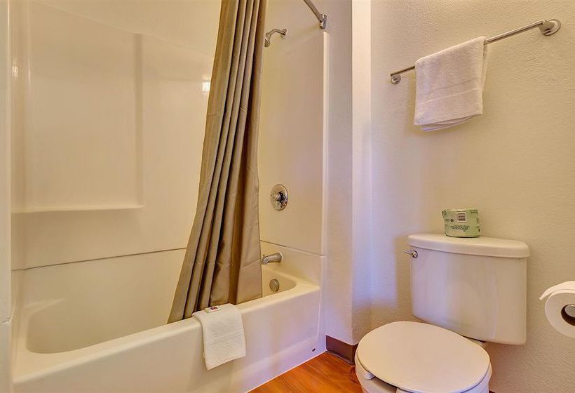 Motel 6 Vallejo Six Flags East 1050