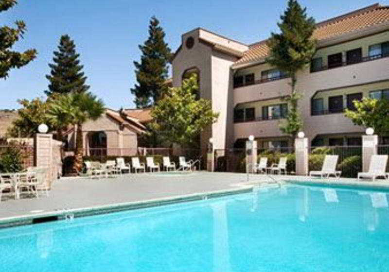 Hotel Courtyard By Marriott Vallejo Napa Valley  | Vallejo | California | United States 1