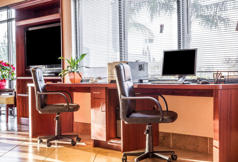 Hotel Comfort Suites Vacaville Vacaville California