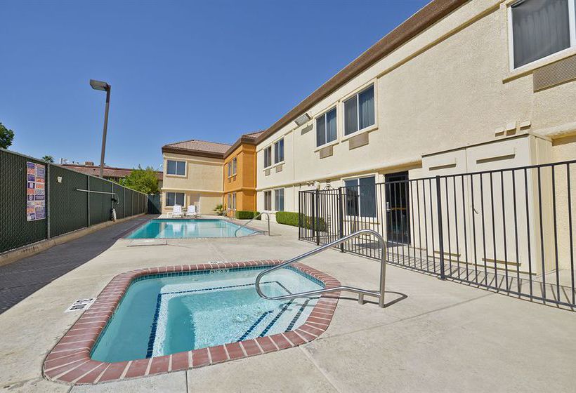 Hotel Comfort Suites  | Tulare | California | United States 10