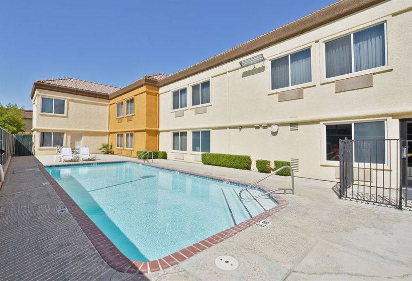 Hotel Comfort Suites  | Tulare | California | United States 9