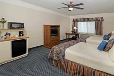 Hotel Charter Inn & Suites  | Tulare | California | United States