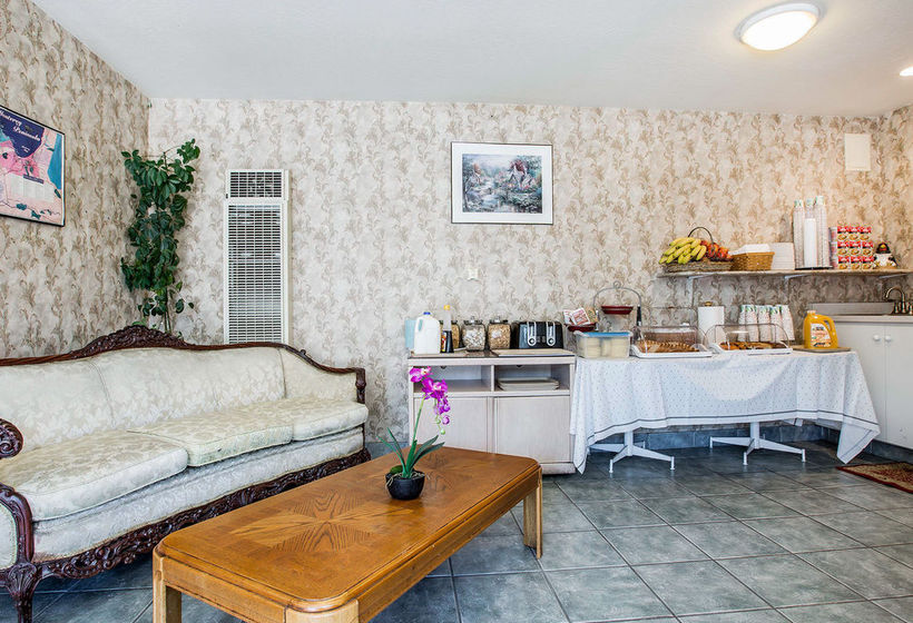 Hotel Econo Lodge Bay Breeze  | Seaside | California | United States 5