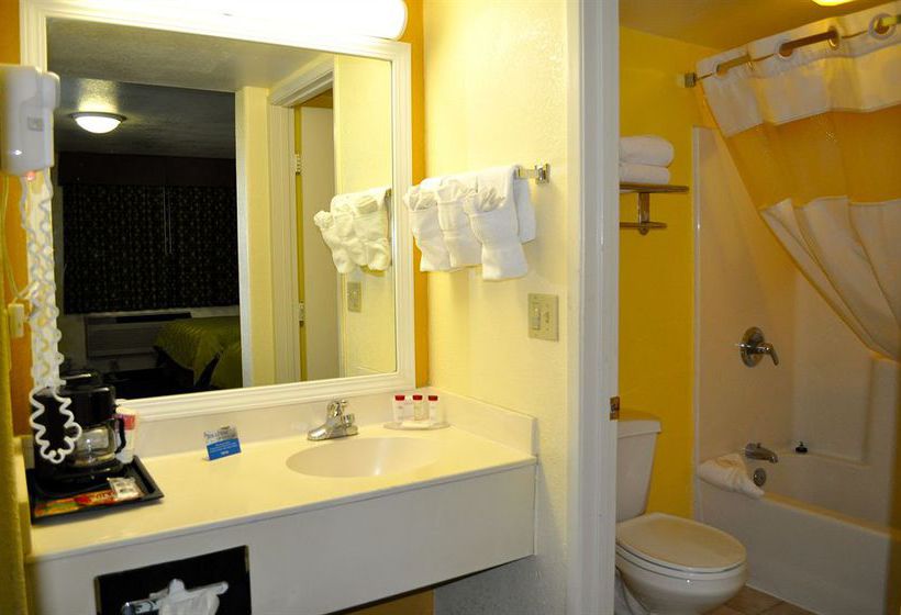 Hotel Ramada Limited Santa Cruz Water Street  | Santa Cruz | California | United States 11