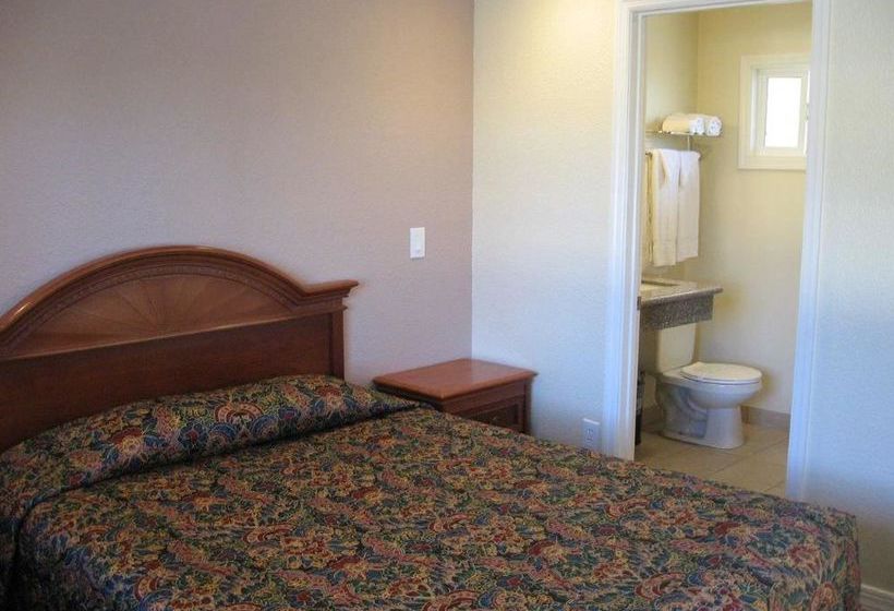 Gateway Thunderbird Motel  | Seaside | California | United States 17