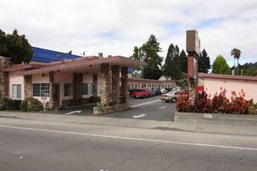 Ocean Lodge National 9 Motel