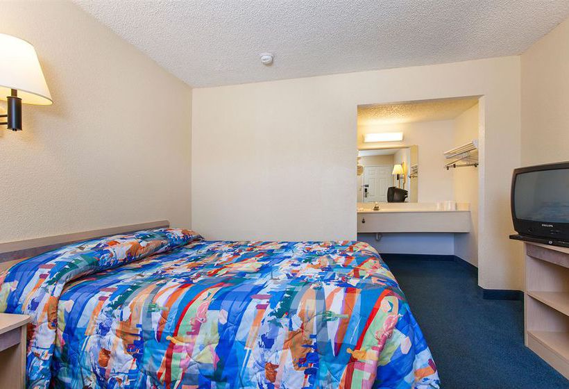 Motel 6 Stockton - Charter Way West  | Stockton | California | United States 12