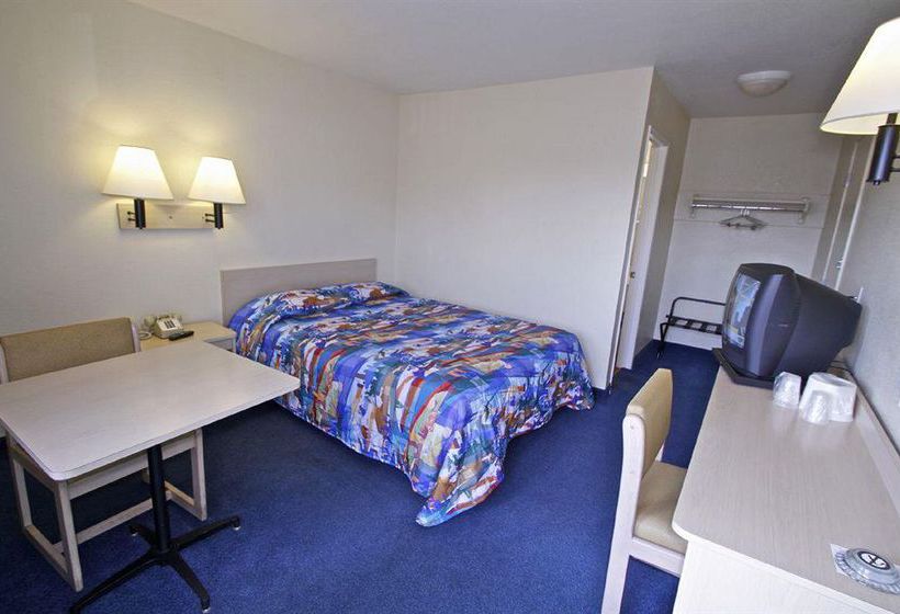 Motel 6 San Bernardino South  | San Bernardino | California | United States 3