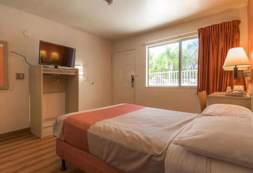 Motel 6 San Bernardino North  | San Bernardino | California | United States 4