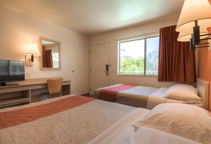Motel 6 San Bernardino North  | San Bernardino | California | United States 7
