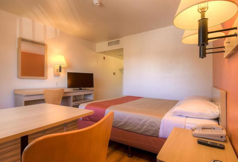 Motel 6 San Bernardino North  | San Bernardino | California | United States 9