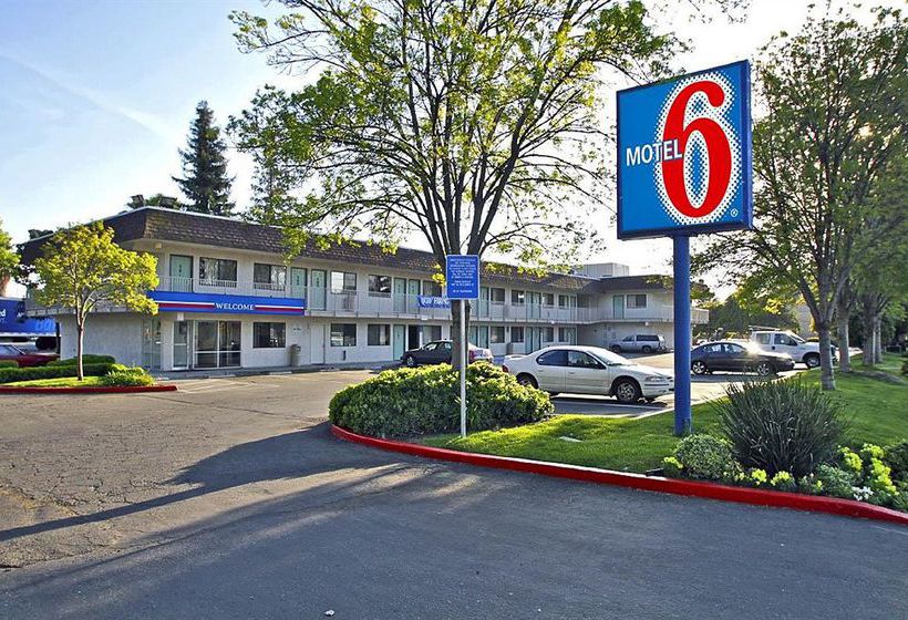 Motel 6 Porterville 