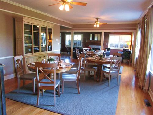 Hotel Cinnamon Bear Creekside Inn  | Sonoma | California | United States 4