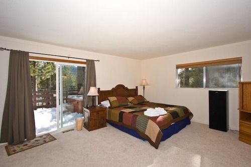 Hotel 1682 Tionontati St  | South Lake Tahoe | California | United States 3