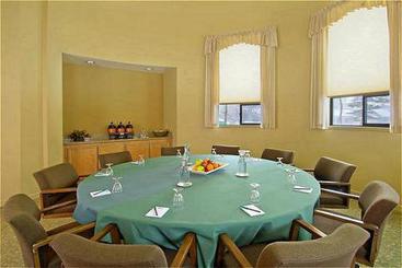 Hotel Forest Suites Resort California