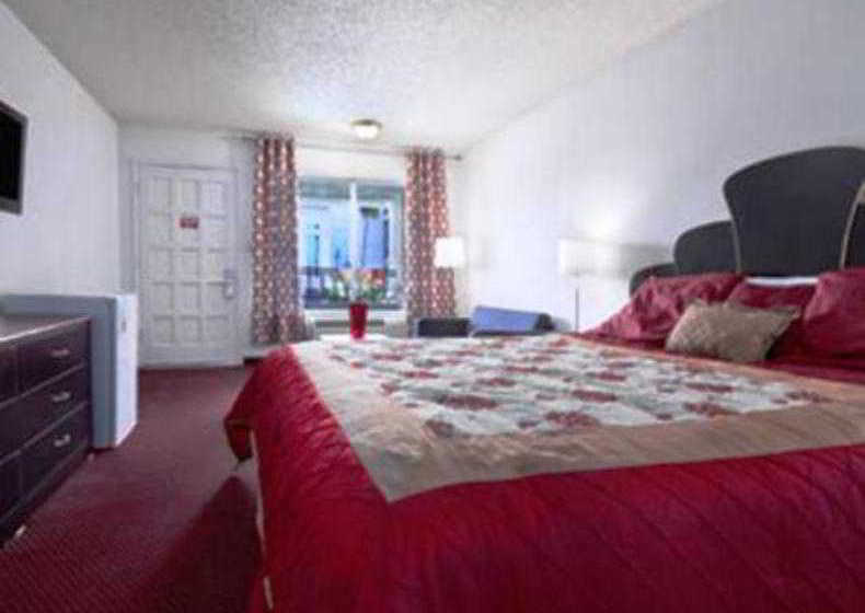 Hotel Howard Johnson Express Inn Stockton CA  | Stockton | California | United States 4