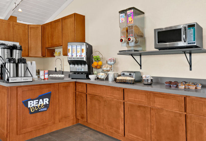 Hotel Travelodge By The Bay  | San Francisco | California | United States 2