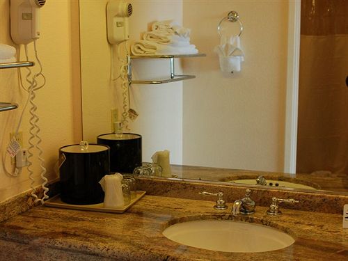 Hotel Courtesy Inn  | San Simeon | California | United States 6