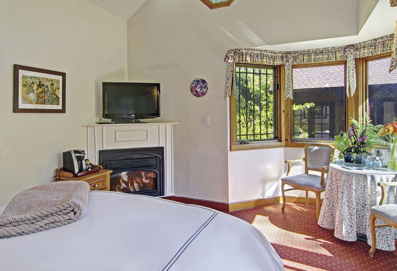 Hotel Babbling Brook Inn  | Santa Cruz | California | United States 12