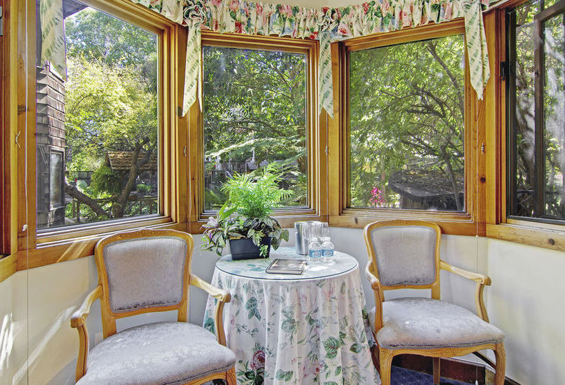 Hotel Babbling Brook Inn  | Santa Cruz | California | United States 17