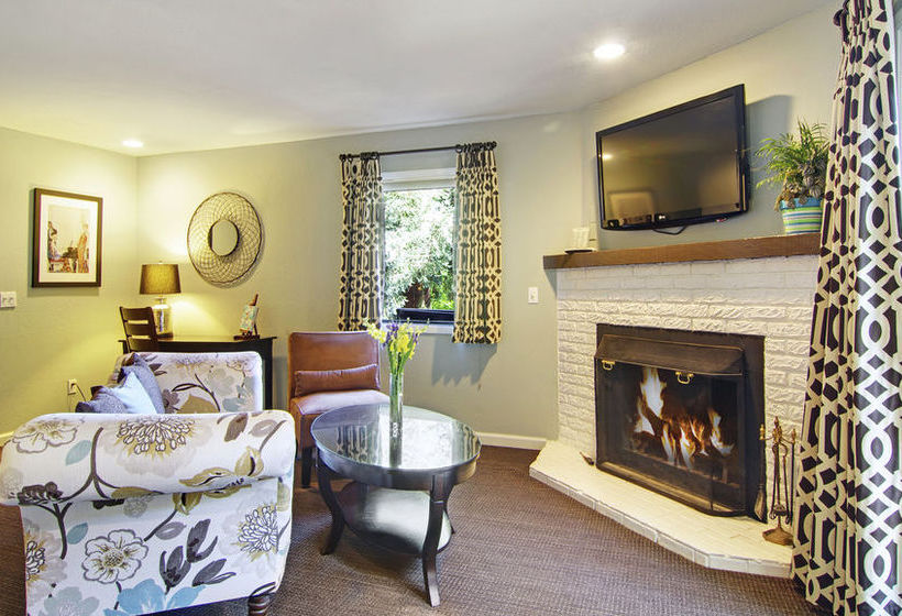 Hotel Babbling Brook Inn  | Santa Cruz | California | United States 3