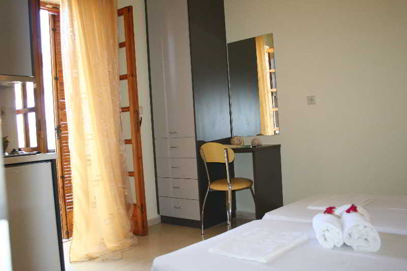 Nikas Rooms & Apartments  | Stoupa | Peloponnese | Greece 6