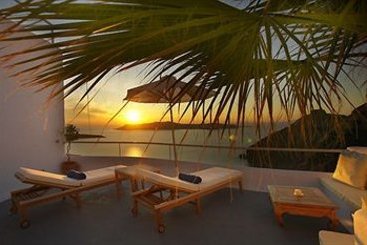 Hotel Ikastikies Suites  | Firostefani | Santorini | Greece 4