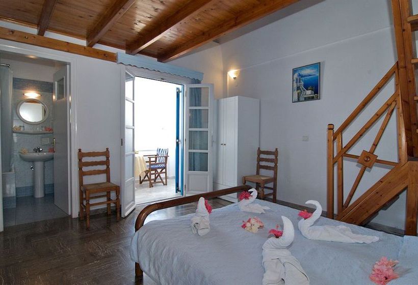 Inn Pension George  | Karterados | Santorini | Greece 16