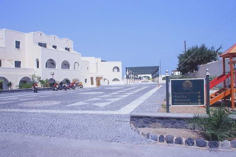Hotel Okeanis Beach  | Ayia Paraskevi | Santorini | Greece 4