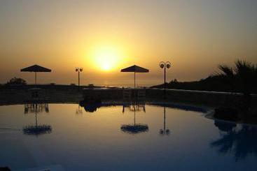 Villa Manos Hotel & Apartments  | Karterados | Santorini | Greece 1