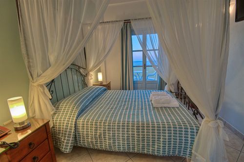 Hotel Artemis Village  | Karterados | Santorini | Greece 13