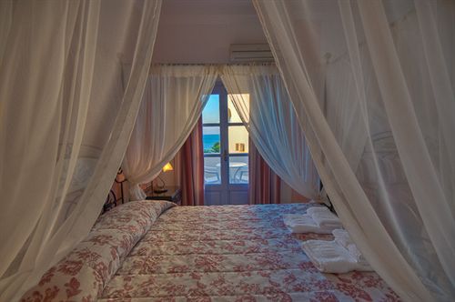 Hotel Artemis Village  | Karterados | Santorini | Greece 16