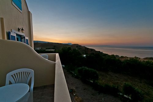 Hotel Artemis Village  | Karterados | Santorini | Greece 6