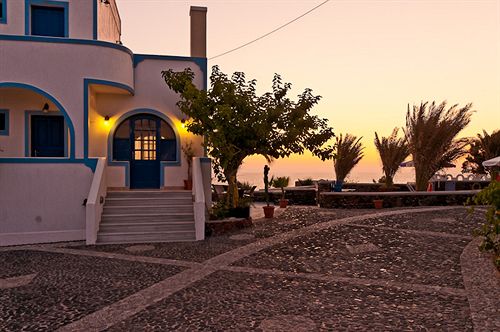 Hotel Artemis Village  | Karterados | Santorini | Greece 9