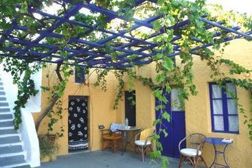 Hotel Caveland  | Karterados | Santorini | Greece 1