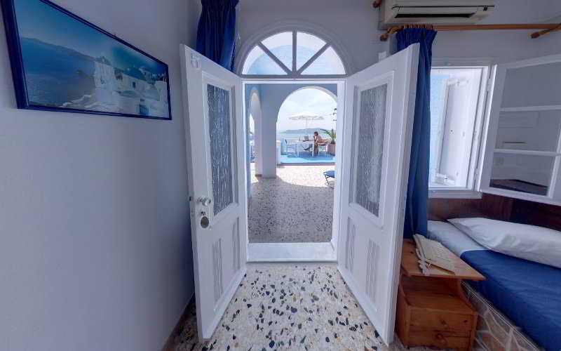 Kafieris Blue Apartments  | Fira | Santorini | Greece 4