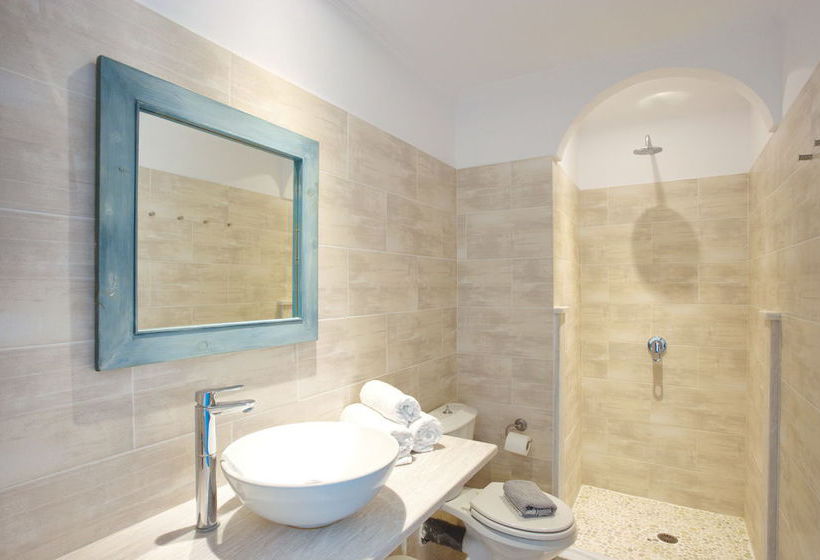 The Boathouse Hotel & Studios  | Fira | Santorini | Greece 12