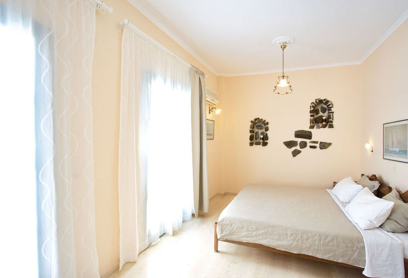 The Boathouse Hotel & Studios  | Fira | Santorini | Greece 19