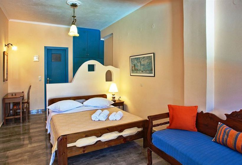 The Boathouse Hotel & Studios  | Fira | Santorini | Greece 4