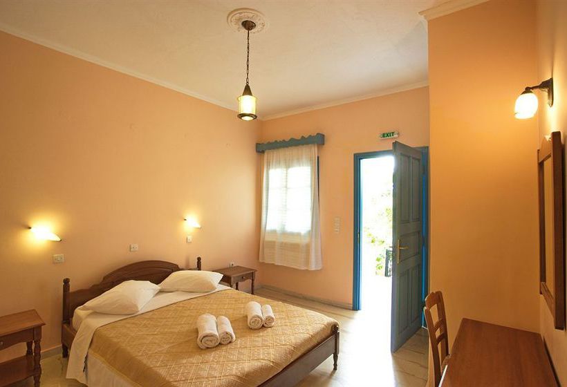 The Boathouse Hotel & Studios  | Fira | Santorini | Greece 6