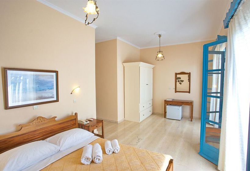 The Boathouse Hotel & Studios  | Fira | Santorini | Greece 8