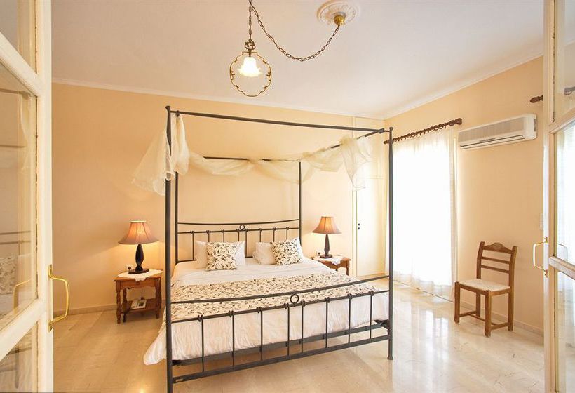 The Boathouse Hotel & Studios  | Fira | Santorini | Greece 9