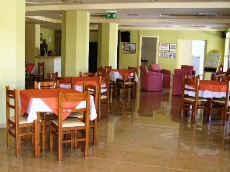 Aparthotel Tzevenos  | Aghios Georgios | Santorini | Greece 10