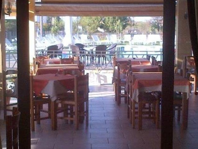 Aparthotel Tzevenos  | Aghios Georgios | Santorini | Greece 11