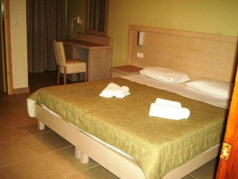 Aparthotel Tzevenos  | Aghios Georgios | Santorini | Greece 2