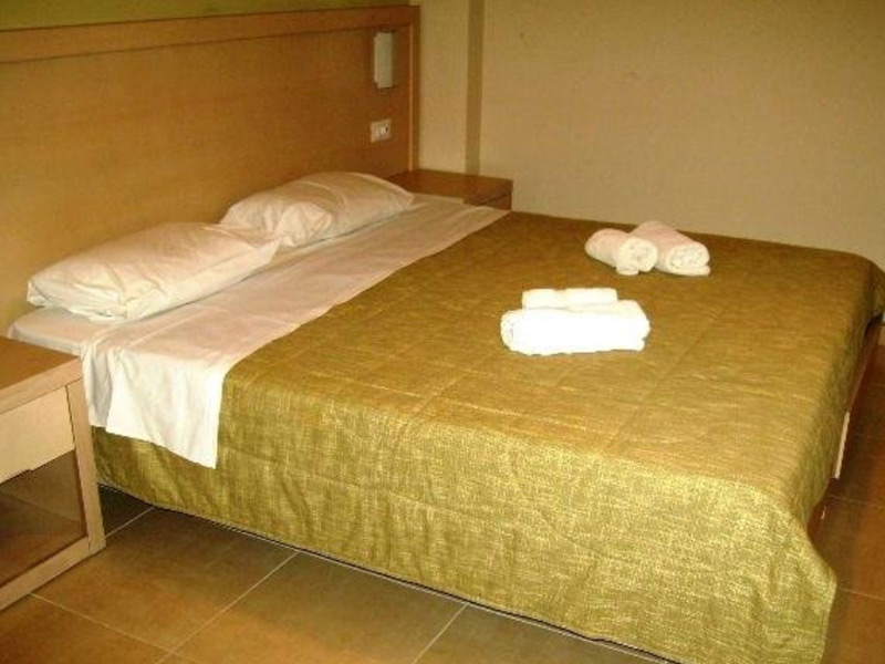 Aparthotel Tzevenos  | Aghios Georgios | Santorini | Greece 3