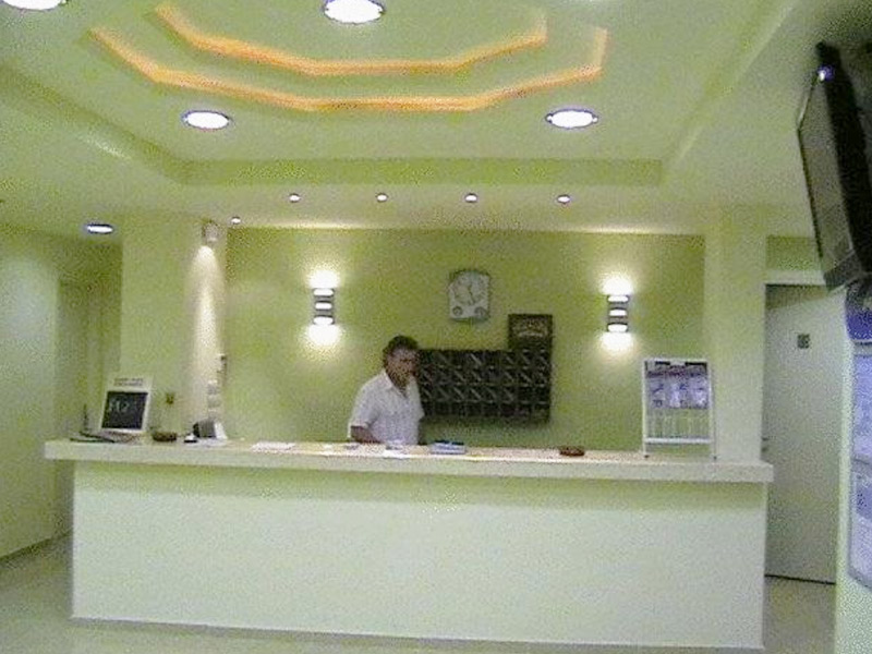 Aparthotel Tzevenos  | Aghios Georgios | Santorini | Greece 4