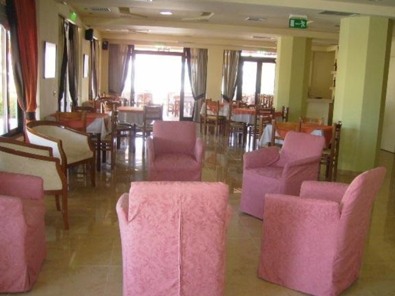 Aparthotel Tzevenos  | Aghios Georgios | Santorini | Greece 5